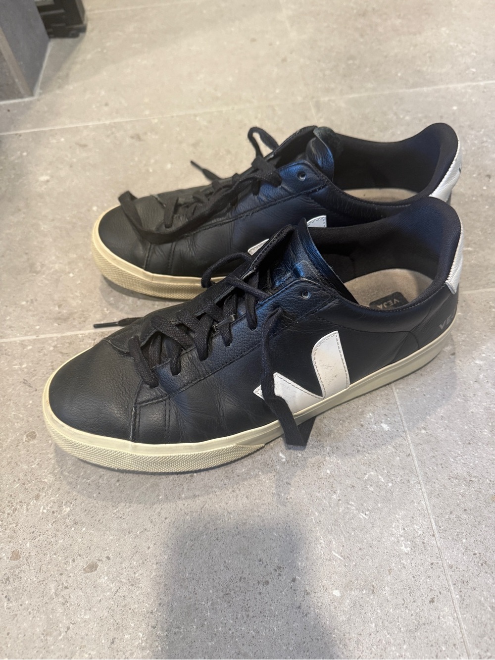 Black Leather Men's Sneakers - Vejas Campos